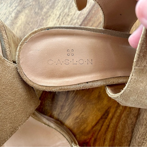 Caslon Carden stacked block heeled suede sandals - Picture 10 of 11